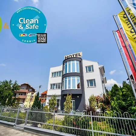 Hotel Garni 018 In 3*