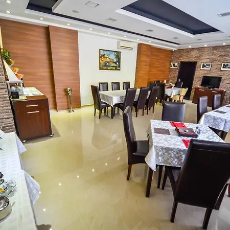 Hotel Garni 018 In 3*