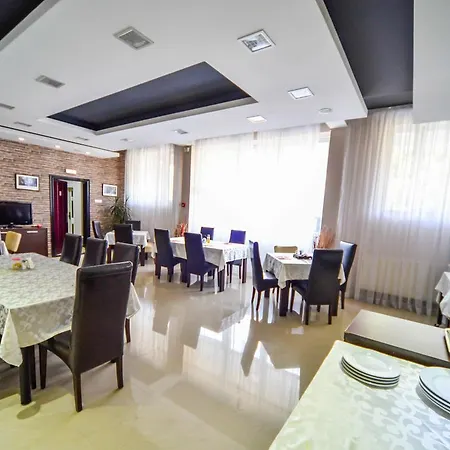 Hotel Garni 018 In Ni